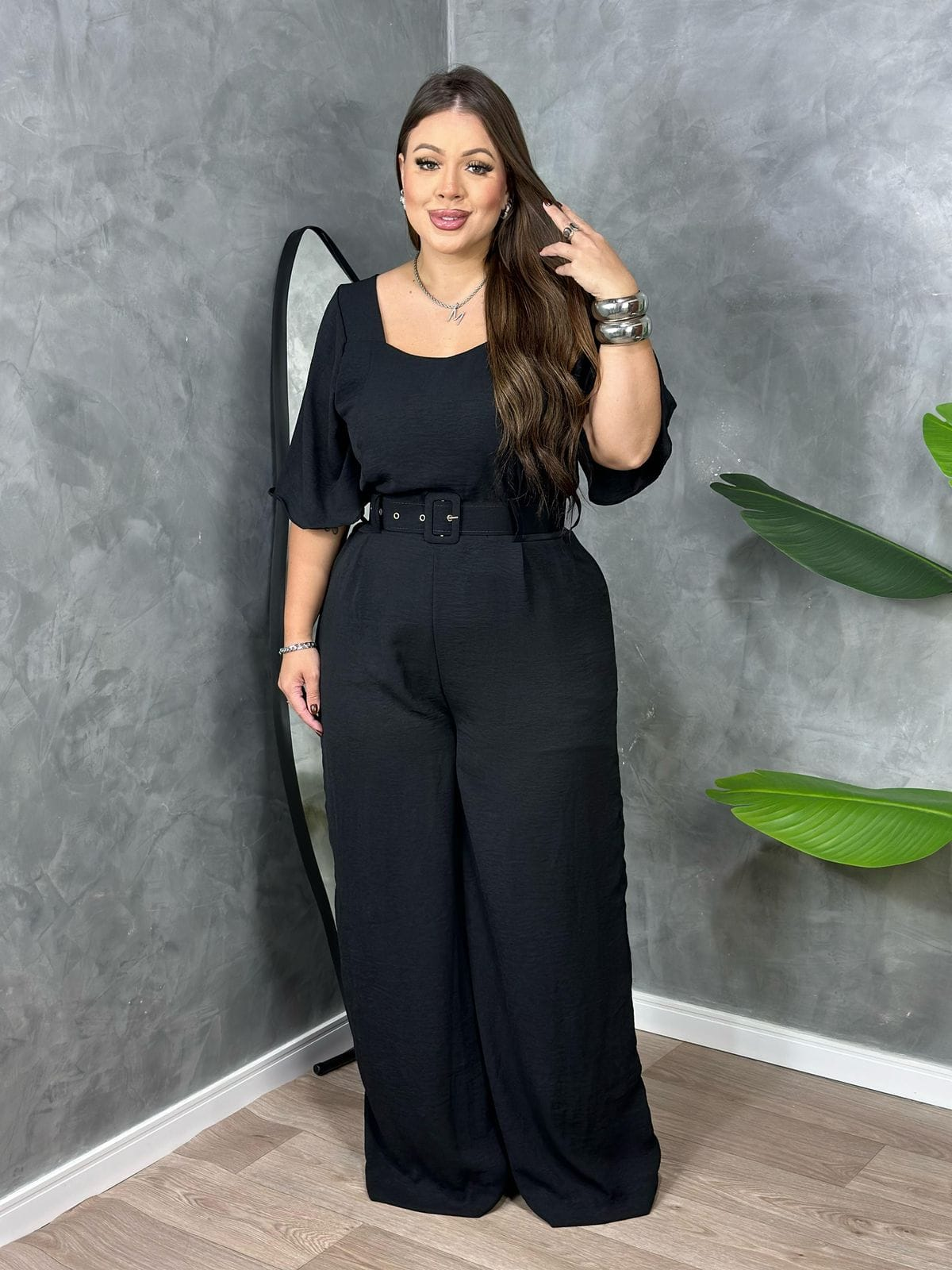 Macacão Vitória - COMPRE 1 LEVE 2 + GANHE UMA BOLSA (LOOK COMPLETO)