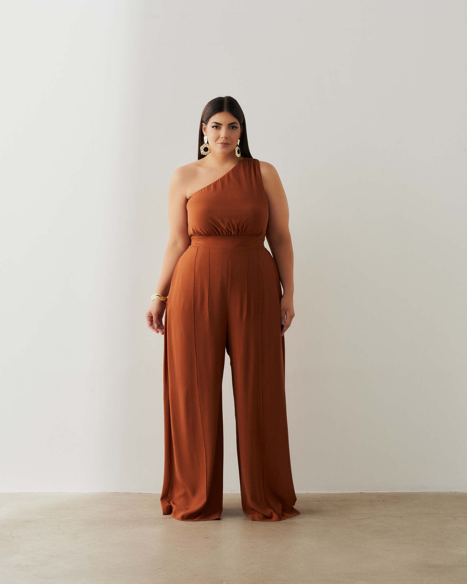 Macacão Ombro Só Plus Size (COMPRE 1 LEVE 2) + Bolsa de Brinde