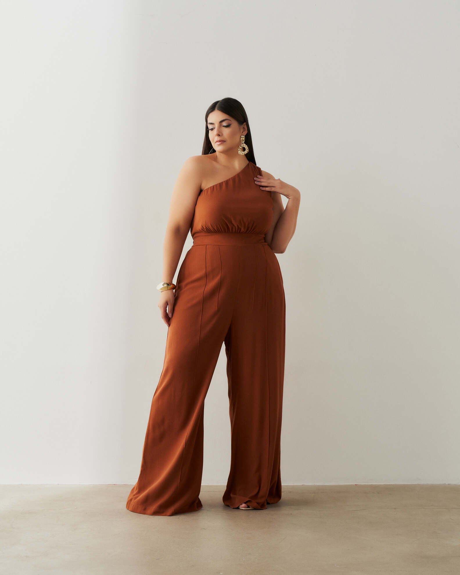 Macacão Ombro Só Plus Size (COMPRE 1 LEVE 2) + Bolsa de Brinde