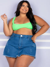 Short Saia Jeans Plus Size e Barra Desfiada