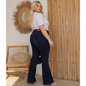 Calça Jeans Feminina Plus Size - Flare