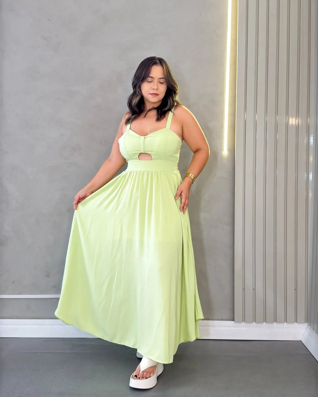 Vestido Midi Amarração (COMPRE 1 LEVE 2) + Blusa Manga Nula (Brinde)