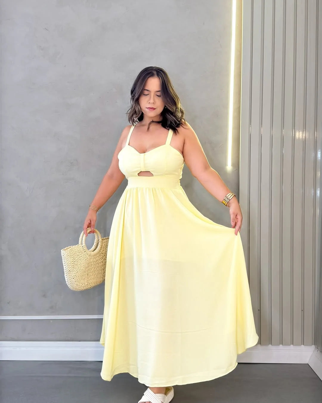 Vestido Midi Amarração (COMPRE 1 LEVE 2) + Blusa Manga Nula (Brinde)